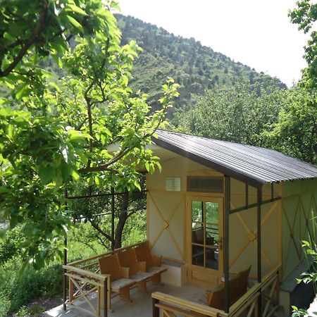 The River House Yeghegis Yekhegis 外观 照片