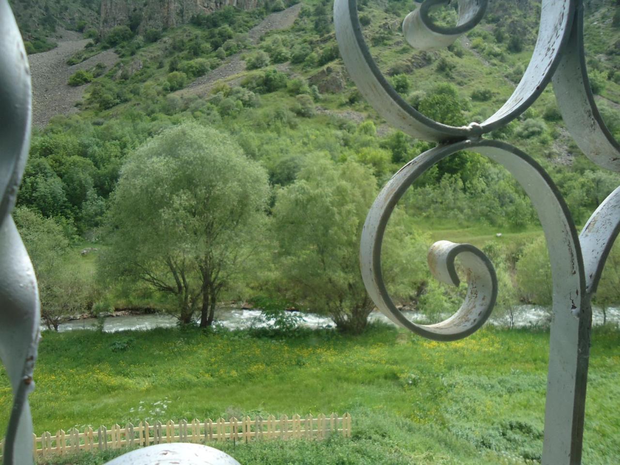 The River House Yeghegis Yekhegis 外观 照片