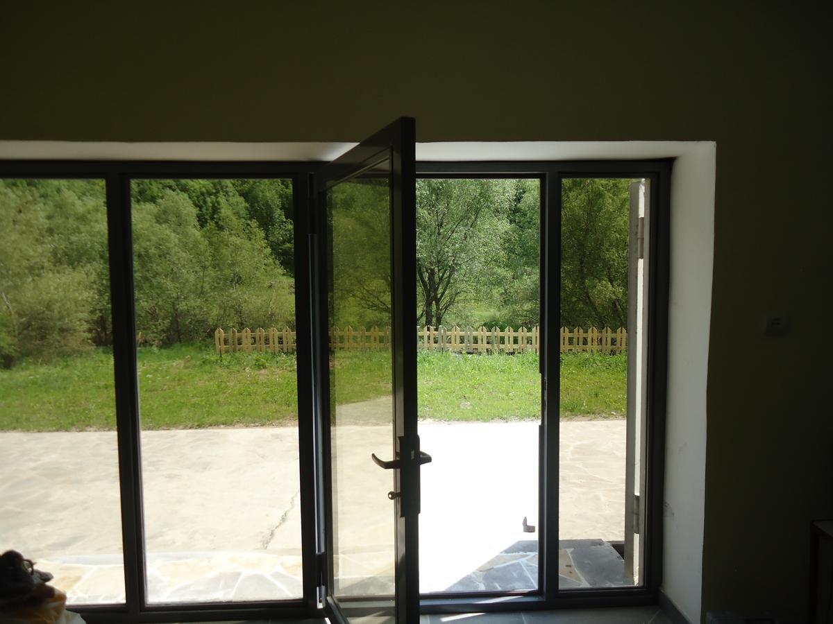 The River House Yeghegis Yekhegis 外观 照片