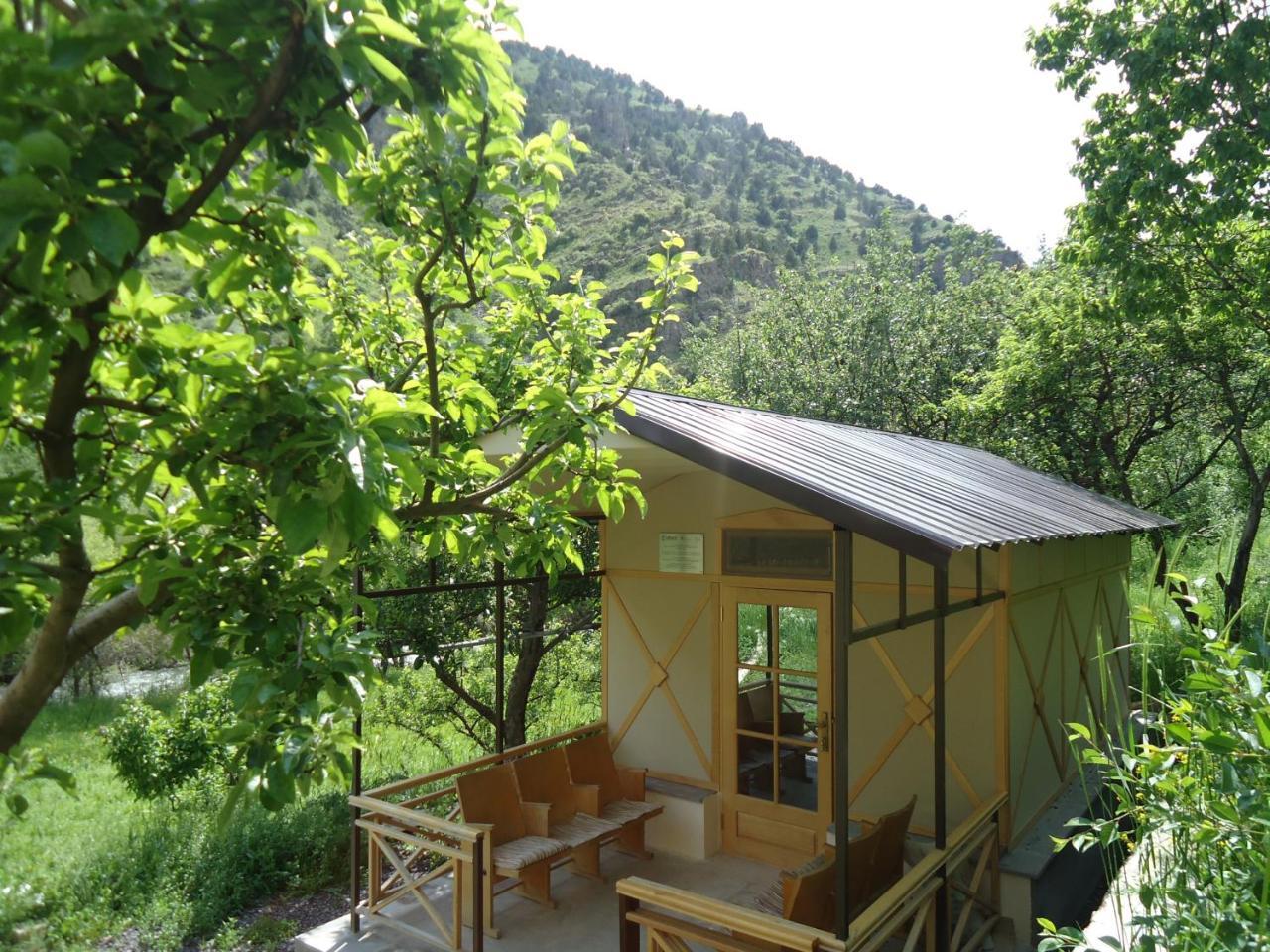 The River House Yeghegis Yekhegis 外观 照片