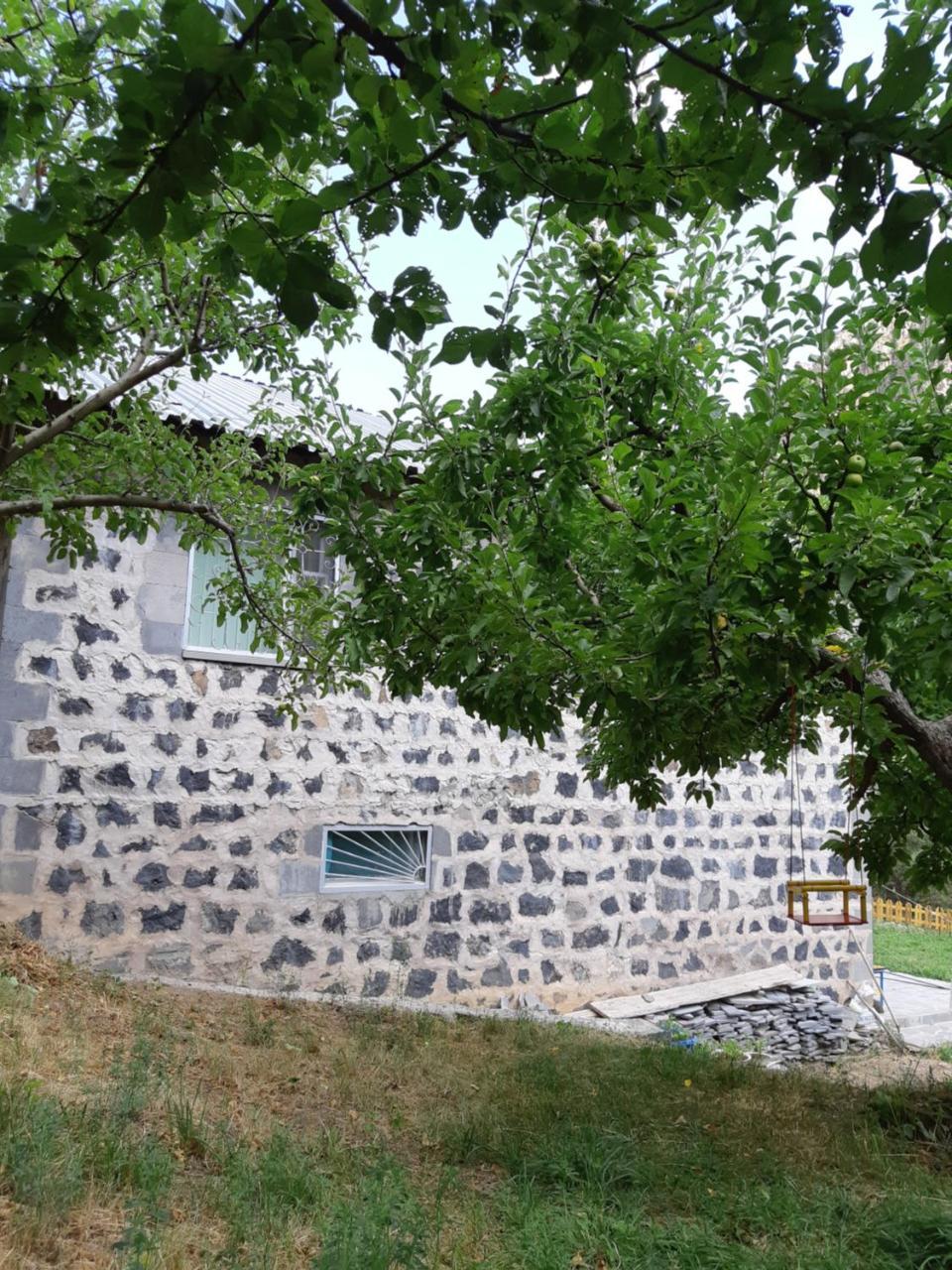 The River House Yeghegis Yekhegis 外观 照片
